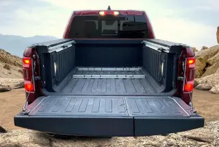 Ram 1500 2021 4x4 Laramie 4dr Crew Cab 5.6 ft. SB Pickup