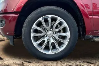 Ram 1500 2021 4x4 Laramie 4dr Crew Cab 5.6 ft. SB Pickup