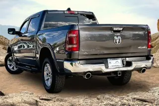 Ram 1500 2021 4x4 Laramie 4dr Crew Cab 5.6 ft. SB Pickup