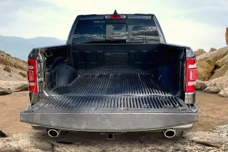Ram 1500 2021 4x4 Laramie 4dr Crew Cab 5.6 ft. SB Pickup