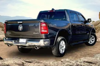 Ram 1500 2021 4x4 Laramie 4dr Crew Cab 5.6 ft. SB Pickup