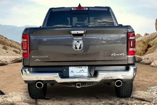 Ram 1500 2021 4x4 Laramie 4dr Crew Cab 5.6 ft. SB Pickup