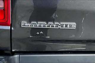 Ram 1500 2021 4x4 Laramie 4dr Crew Cab 5.6 ft. SB Pickup