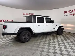 Jeep Gladiator 2024 4x4 Sport 4dr Crew Cab 5.0 ft. SB