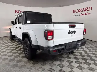 Jeep Gladiator 2024 4x4 Sport 4dr Crew Cab 5.0 ft. SB