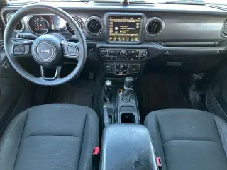 Jeep Gladiator 2023 4x4 Sport 4dr Crew Cab 5.0 ft. SB