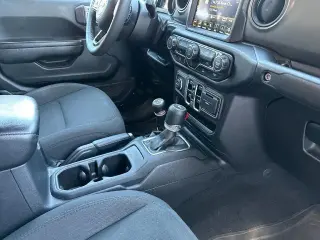 Jeep Gladiator 2023 4x4 Sport 4dr Crew Cab 5.0 ft. SB