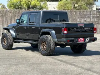 Jeep Gladiator 2023 4x4 Sport 4dr Crew Cab 5.0 ft. SB