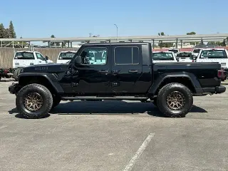 Jeep Gladiator 2023 4x4 Sport 4dr Crew Cab 5.0 ft. SB