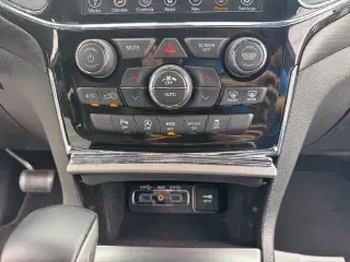 Jeep Grand Cherokee 2020 4x4 Laredo 4dr SUV