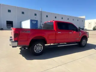 Ford F-250 Super Duty 2022 4x4 XLT 4dr Crew Cab 6.8 ft. SB Pickup