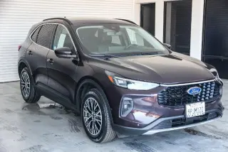 Ford Escape Plug-In Híbrido 2023 Base 4dr SUV