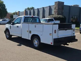 Ford F-350 Super Duty 2017 4x2 XL 2dr Regular Cab 145 in. WB SRW Chassis