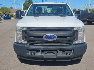 Ford F-350 Super Duty 2017 4x2 XL 2dr Regular Cab 145 in. WB SRW Chassis