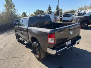 Ram 1500 2019 4x4 Big Horn 4dr Crew Cab 5.6 ft. SB Pickup