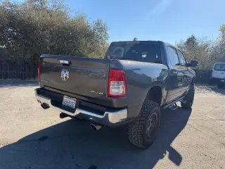 Ram 1500 2019 4x4 Big Horn 4dr Crew Cab 5.6 ft. SB Pickup