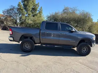 Ram 1500 2019 4x4 Big Horn 4dr Crew Cab 5.6 ft. SB Pickup