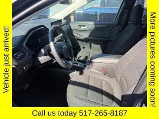 Ford Escape 2024 con tracción en las cuatro ruedas y Active 4dr SUV