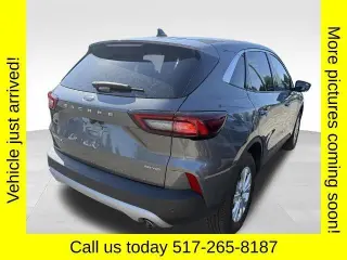 Ford Escape 2024 con tracción en las cuatro ruedas y Active 4dr SUV
