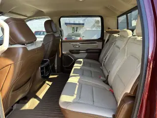 Ram 1500 2019 4x4 Laramie 4dr Crew Cab 5.6 ft. SB Pickup