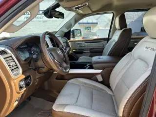 Ram 1500 2019 4x4 Laramie 4dr Crew Cab 5.6 ft. SB Pickup