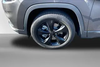 Jeep Cherokee 2019 Latitude Plus 4dr SUV