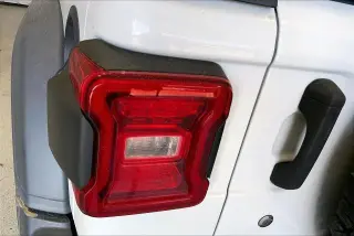 Jeep Wrangler Unlimited 2018 4x4 Deportivo 4dr SUV (lanzamiento a mitad de año)