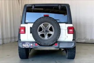 Jeep Wrangler Unlimited 2018 4x4 Deportivo 4dr SUV (lanzamiento a mitad de año)