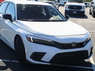 Honda Civic 2023 Sport 4 tracción automática de cintros