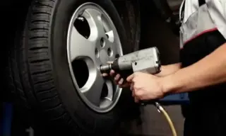 NOAH'S TIRE SHOP