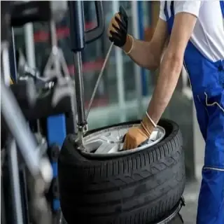 NOAH'S TIRE SHOP