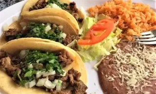 TAMALES Y COMIDA MEXICANA
