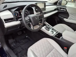 Mitsubishi Outlander 2024 SEL 4dr SUV