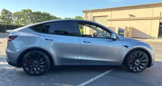 Tesla Model Y 2024 AWD Performance 4p Crossover