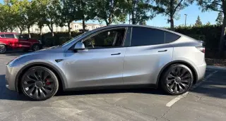 Tesla Model Y 2024 AWD Performance 4p Crossover