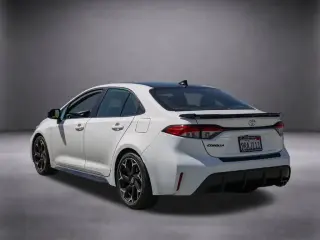 Toyota Corolla 2025 FX 4p Sedán