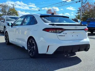 Toyota Corolla 2025 FX 4dr Sedán
