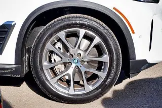 BMW X5 2025 AWD xDrive50e Vehículo de Actividad Deportiva 4p