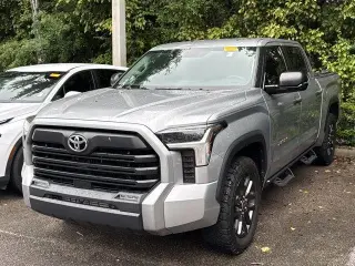 Toyota Tundra 2023 4x4 SR5 4dr CrewMax Cab Pickup SB