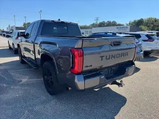 Toyota Tundra 2022 4x4 SR5 Cabina Doble, 4 puertas, Pick-up SB