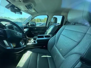 Toyota Tundra 2022 4x4 SR5 Cabina Doble, 4 puertas, Pick-up SB