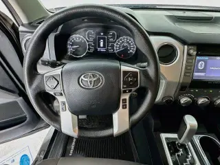 Toyota Tundra 2018 4x4 SR5 4dr CrewMax Cab Pickup SB (5.7L V8 FFV)