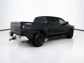 Toyota Tundra 2018 4x4 SR5 4dr CrewMax Cab Pickup SB (5.7L V8 FFV)