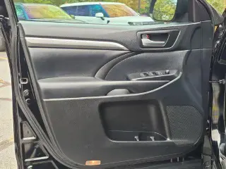 Toyota Highlander 2019 AWD SE 4dr SUV