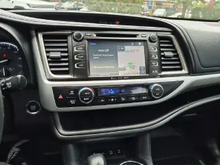 Toyota Highlander 2019 AWD SE 4dr SUV