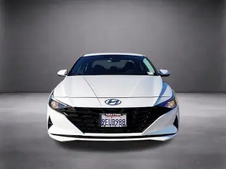 Hyundai ELANTRA 2023 SEL 4p Sedan