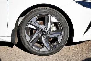 Hyundai ELANTRA 2023 SEL 4p Sedan
