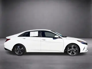 Hyundai ELANTRA 2023 SEL 4p Sedan