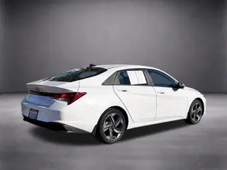 Hyundai ELANTRA 2023 SEL 4p Sedan