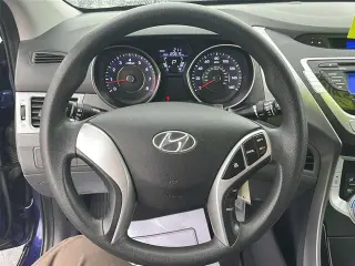 Hyundai ELANTRA 2012 GLS sedan de 4 puertas 6M
